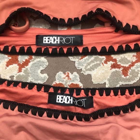 Beach Riot Bikini - Picture 2 of 5